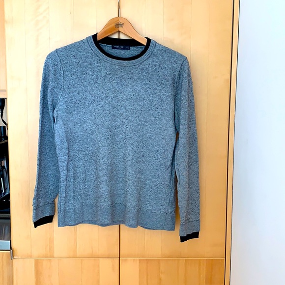 Tag line sweater - Picture 1 of 4